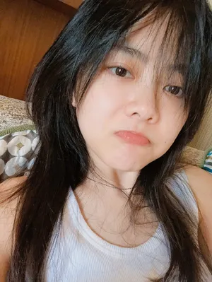 谭松韵慵懒私服自拍照图片_2