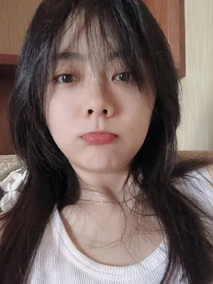 谭松韵慵懒私服自拍照图片_6