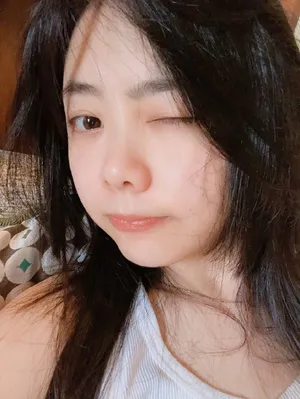 谭松韵慵懒私服自拍照图片_7
