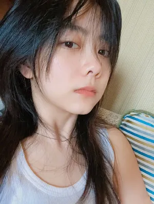 谭松韵慵懒私服自拍照图片_17