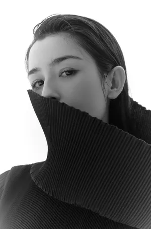 哈妮克孜背头造型时尚写真图片_8