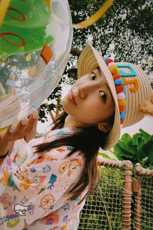孟美岐胶片风私服图片_8