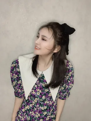 王嵛碎花裙性感写真图片