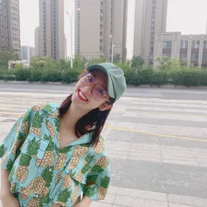 邢菲清新甜美私服街拍图片_2