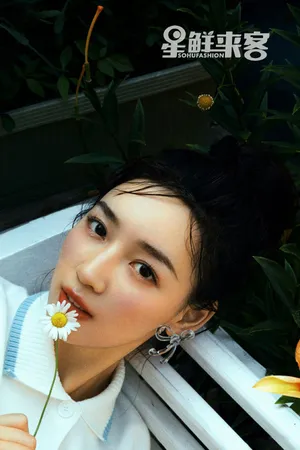 秦牛正威优雅时尚写真图片_7