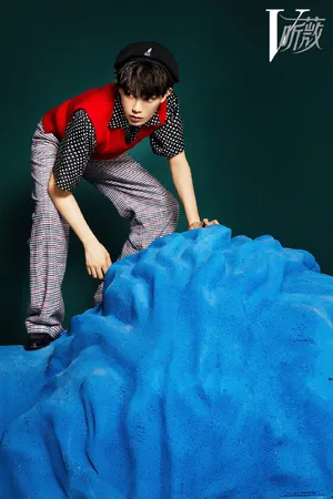 丁禹兮时尚封面大片写真图片_2