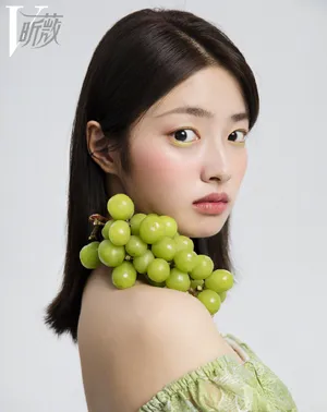 徐若晗清新养眼写真图片