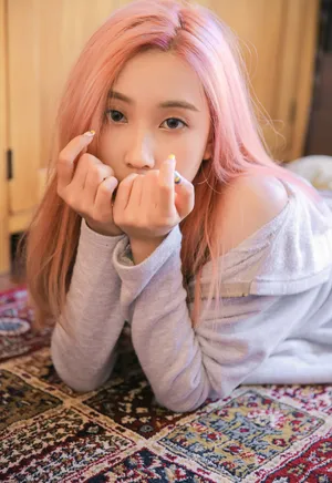 舒一灵吊带长腿性感私房写真_1