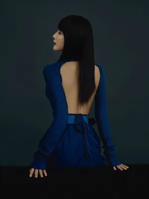 殷桃齐刘海时尚杂志写真图片_8