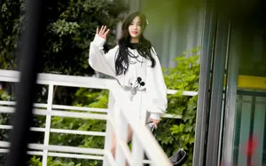 吴宣仪下衣失踪长腿甜美图片_2