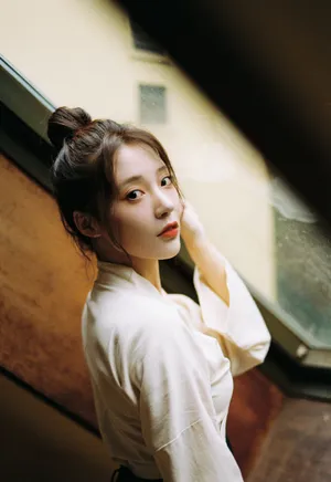 安泳畅丸子头甜美写真图片