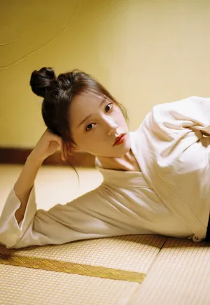 安泳畅丸子头甜美写真图片_2