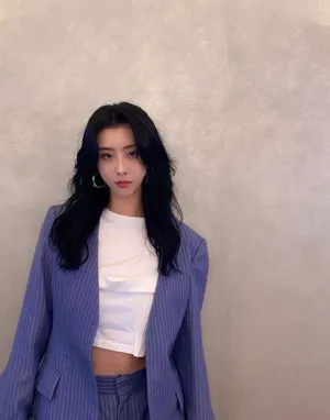 赵小棠干练西服性感图片_1