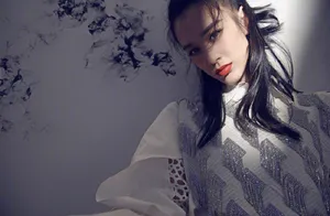 黄圣依眼神杀性感红唇写真图片