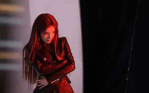 戴燕妮绝美侧颜写真图片_3