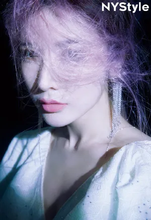 戴燕妮紫发性感写真图片_6