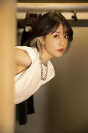 李溪芮性感挑染短发写真图片_2