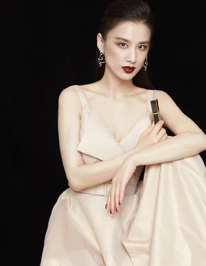 黄圣依性感红唇写真图片