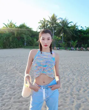 李斯羽海边性感写真图片_5