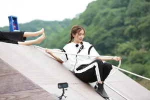 angelababy《奔跑吧》羊角辫剧照图片第8张