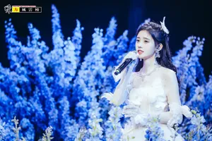 鞠婧祎东方风云榜舞台照图片