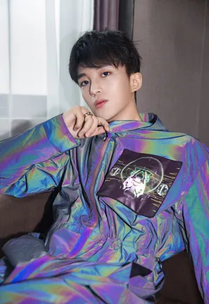 黄子弘凡个人音乐会帅气图片第8张