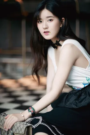 赵露思法式风情魅力写真图片_8
