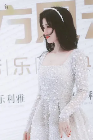 鞠婧祎纱裙仙气红毯照图片_5
