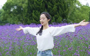 韩雪花间优雅性感写真图片_2