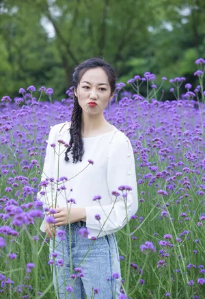 韩雪花间优雅性感写真图片_3