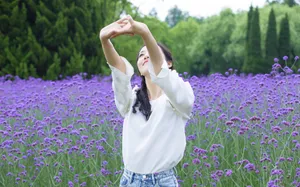 韩雪花间优雅性感写真图片_9