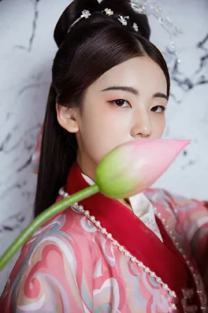 左卓国风造型写真图片_3