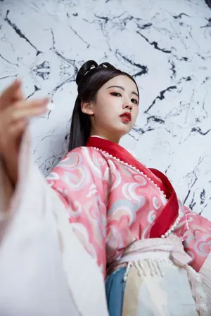左卓国风造型写真图片_4