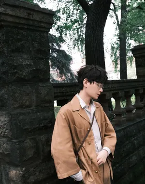 丁禹兮复古夹克慵懒写真图片_3