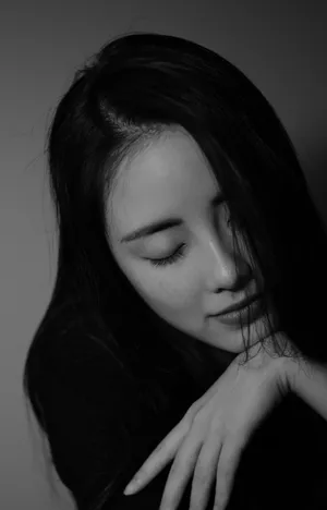 章乐韵清新文艺黑白写真图片
