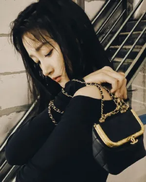 关晓彤暗黑风私服照图片_6