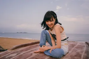 王悦伊清爽灵动写真图片_5