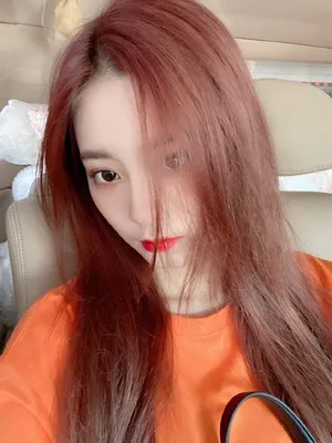 徐艺洋红发性感自拍照图片