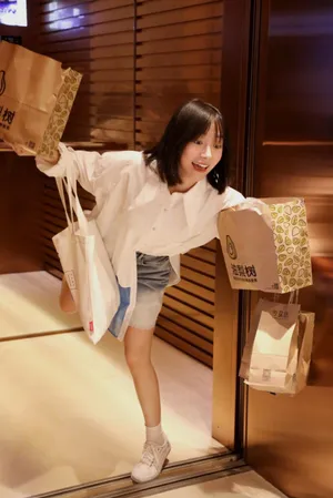 卜冠今搞怪职场写真图片_2