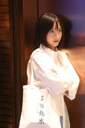 卜冠今搞怪职场写真图片_4