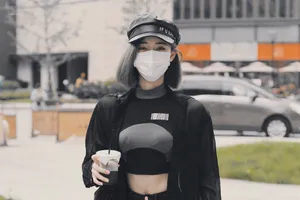 许佳琪酷飒街拍私服照图片_3