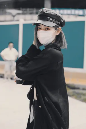 许佳琪酷飒街拍私服照图片_4