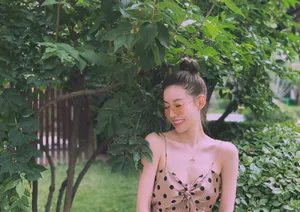 史卿妍性感吊带裙写真图片