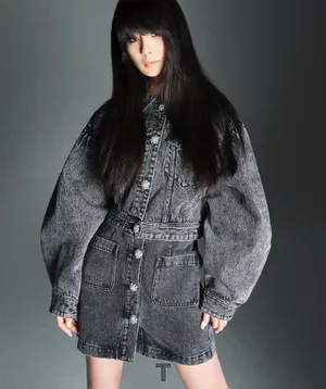 杨幂黑白性感内页大片写真图片_2