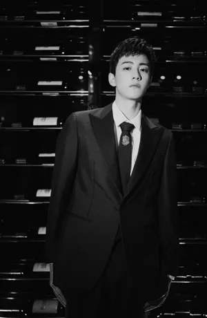 晏紫东儒雅帅气西装写真图片第1张