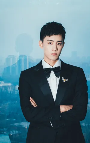 晏紫东儒雅帅气西装写真图片_3