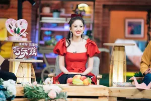 古力娜扎性感红裙综艺剧照图片