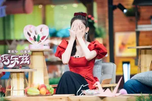 古力娜扎性感红裙综艺剧照图片_2