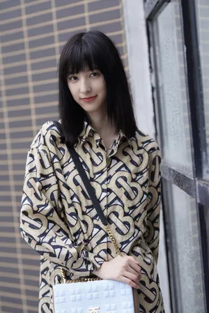 王悦伊性感俏皮写真图片_4
