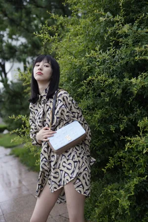 王悦伊性感俏皮写真图片_5